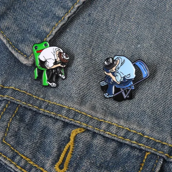 Shinji in chair - Brooch